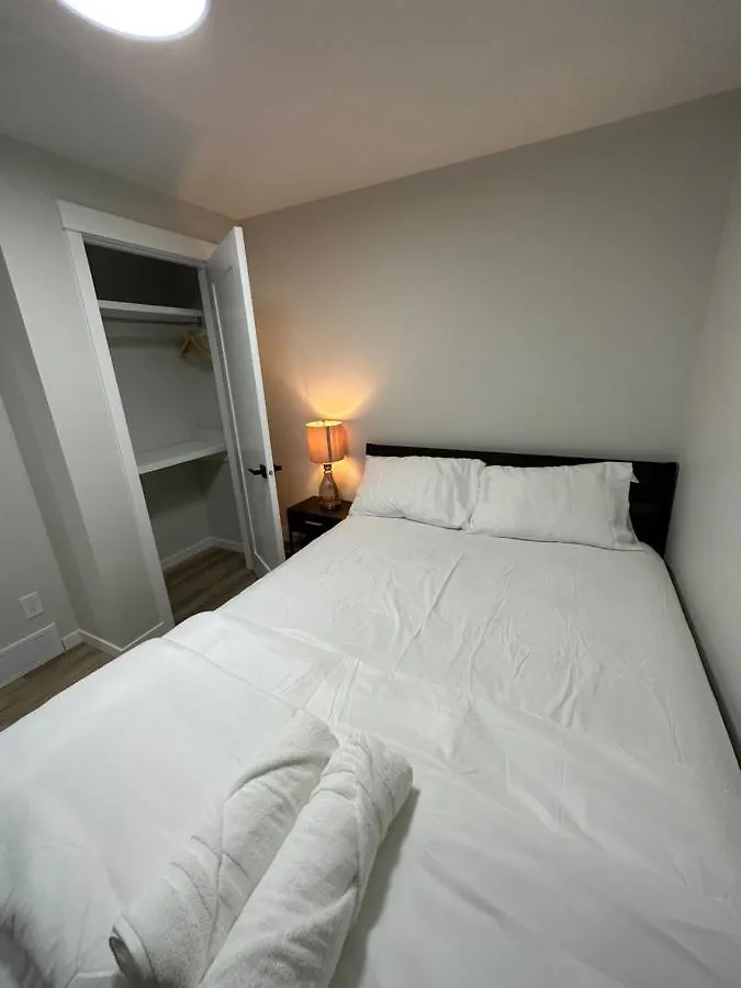 Dom wakacyjny 2 Bedroom 2 Washrooms Brand New Beautiful & Cozy Suite Calgary Kanada