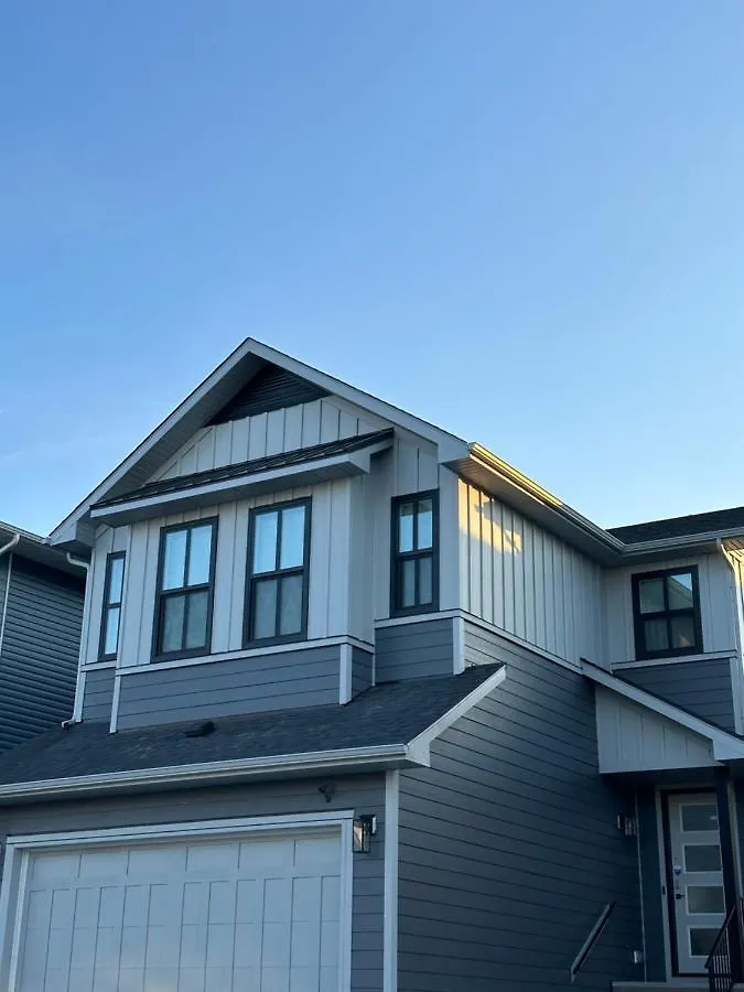 2 Bedroom 2 Washrooms Brand New Beautiful & Cozy Suite YYC