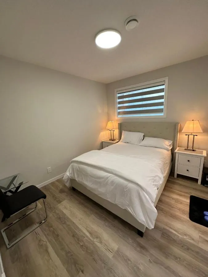 2 Bedroom 2 Washrooms Brand New Beautiful & Cozy Suite YYC